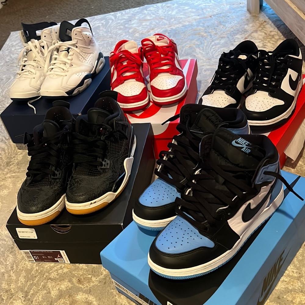 Sneakers